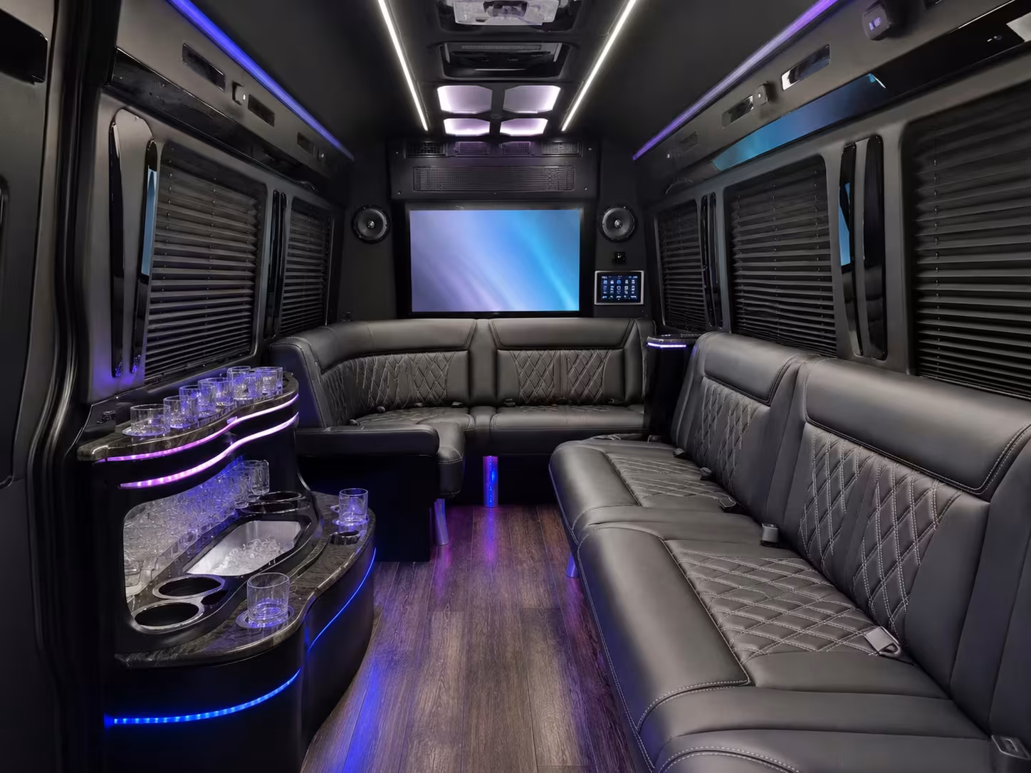 corporate airport shuttle buses for cedar park teams